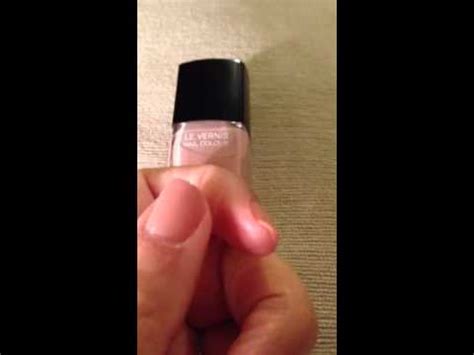 Review and nail application of Chanel 521 rose cache' 